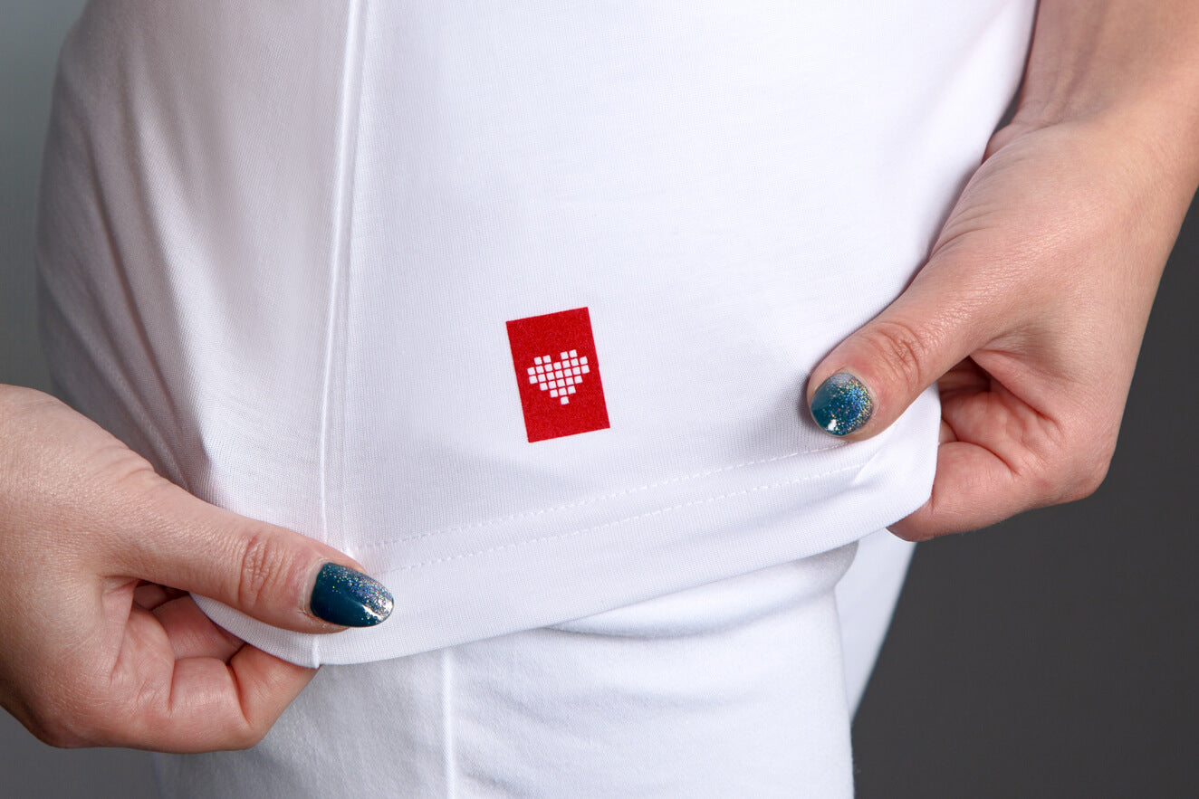 joyclub_badge_on_white_shirt
