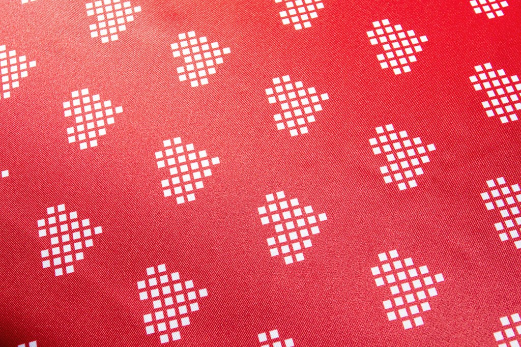 JOYclub Hearts Table Runner