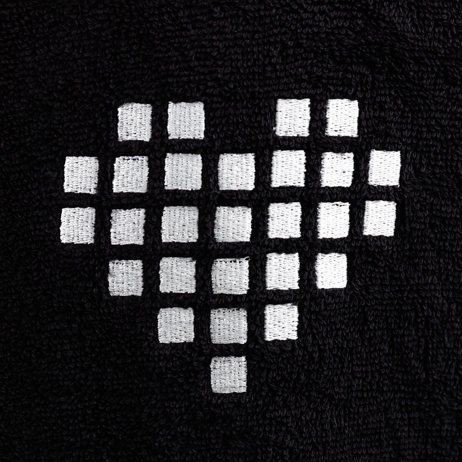 schwarzer-bademantel-joyclub-min